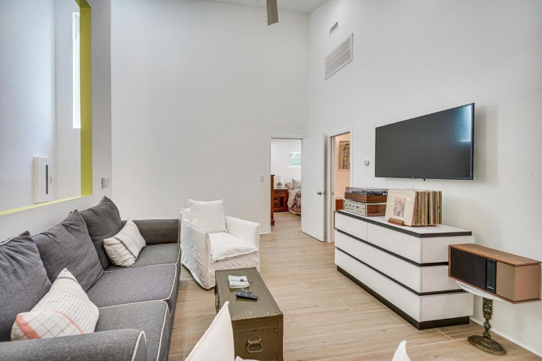 Photo of Livingroom in Virginia Beach