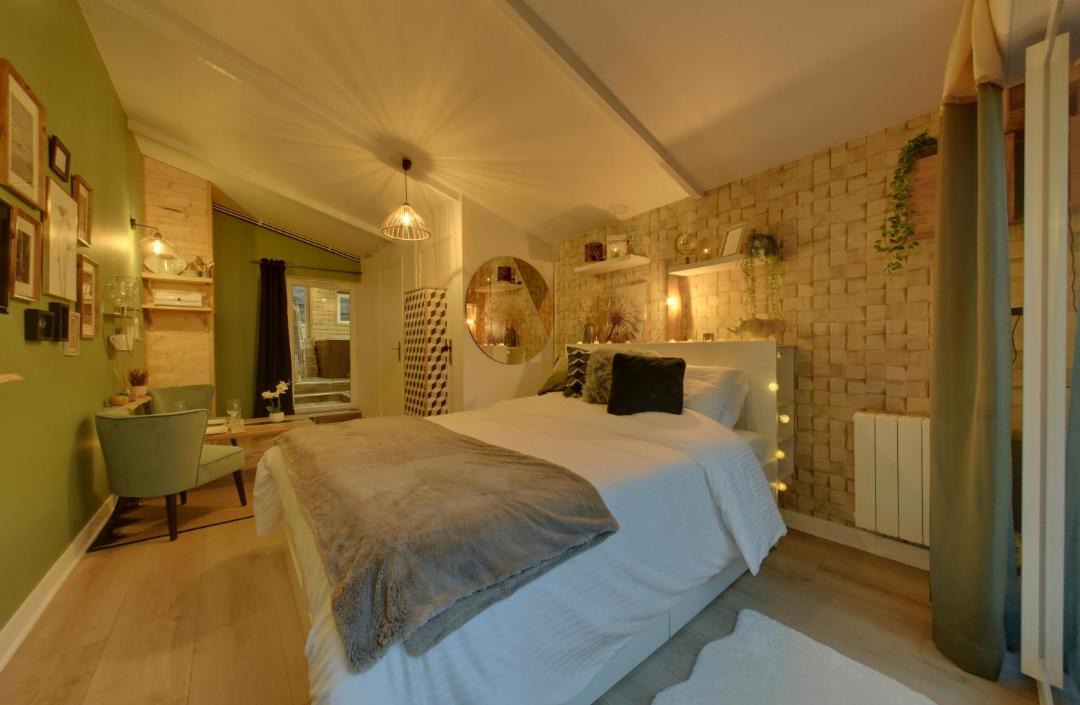Photo of Bedroom in Sainte-Croix-Grand-Tonne