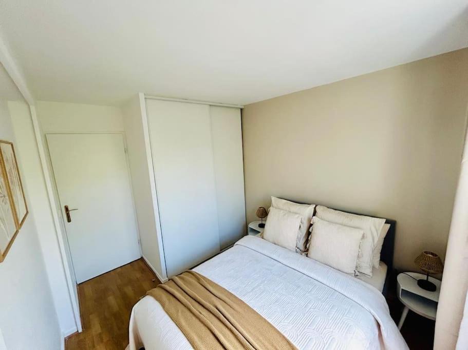 Photo of Bedroom in Chelles