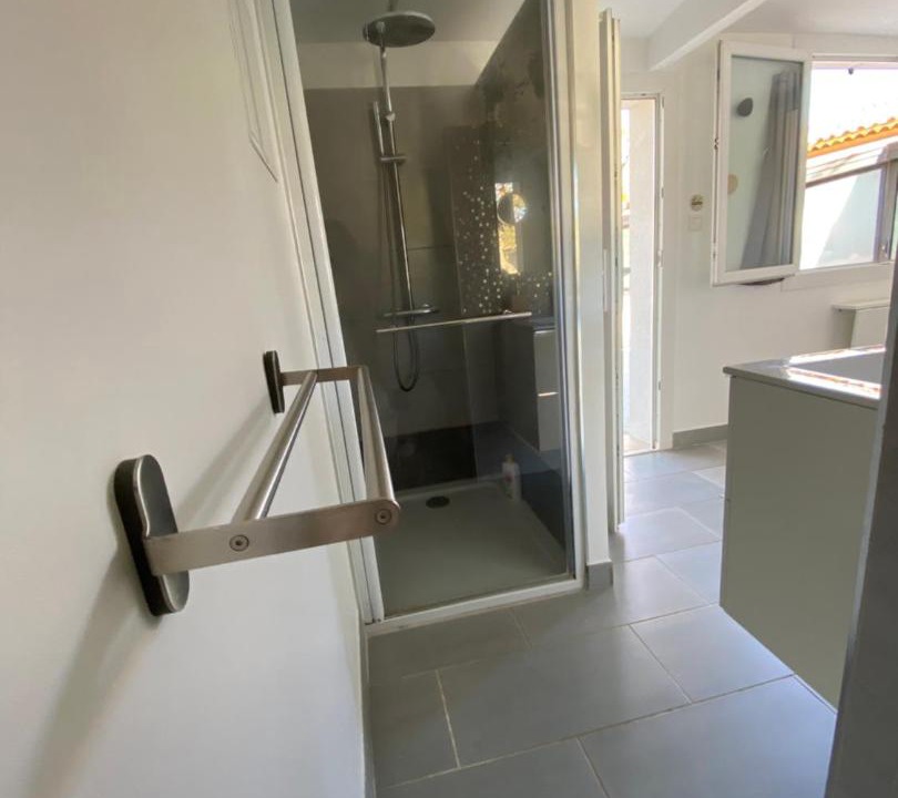 Photo of Bathroom in Cuers