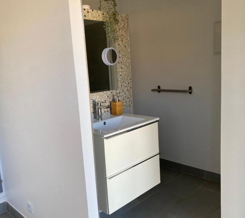 Photo of Bathroom in Cuers