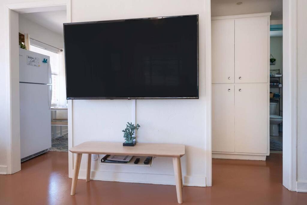 Photo of Livingroom in Blenman-Elm