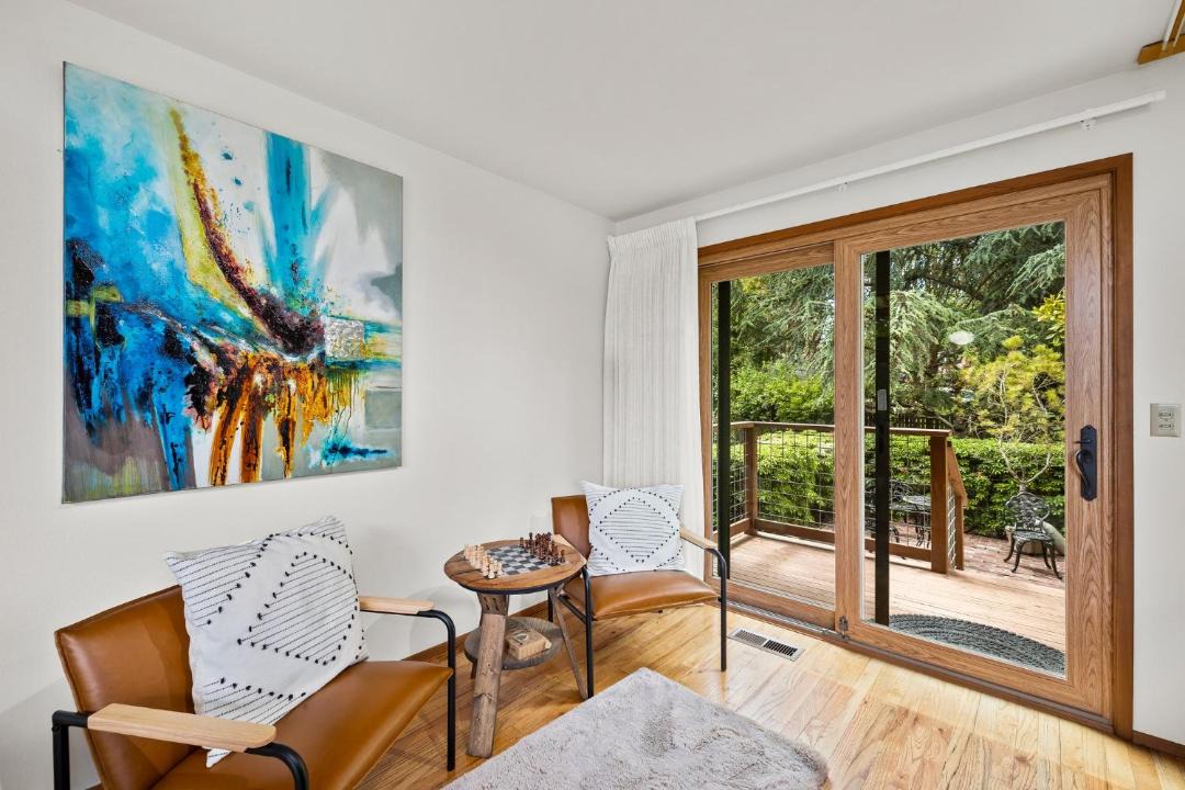 Photo of Others in Capitol Hill