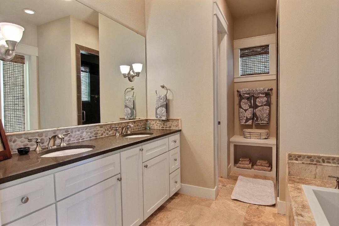 Photo of Bathroom in Cinnamon Shore
