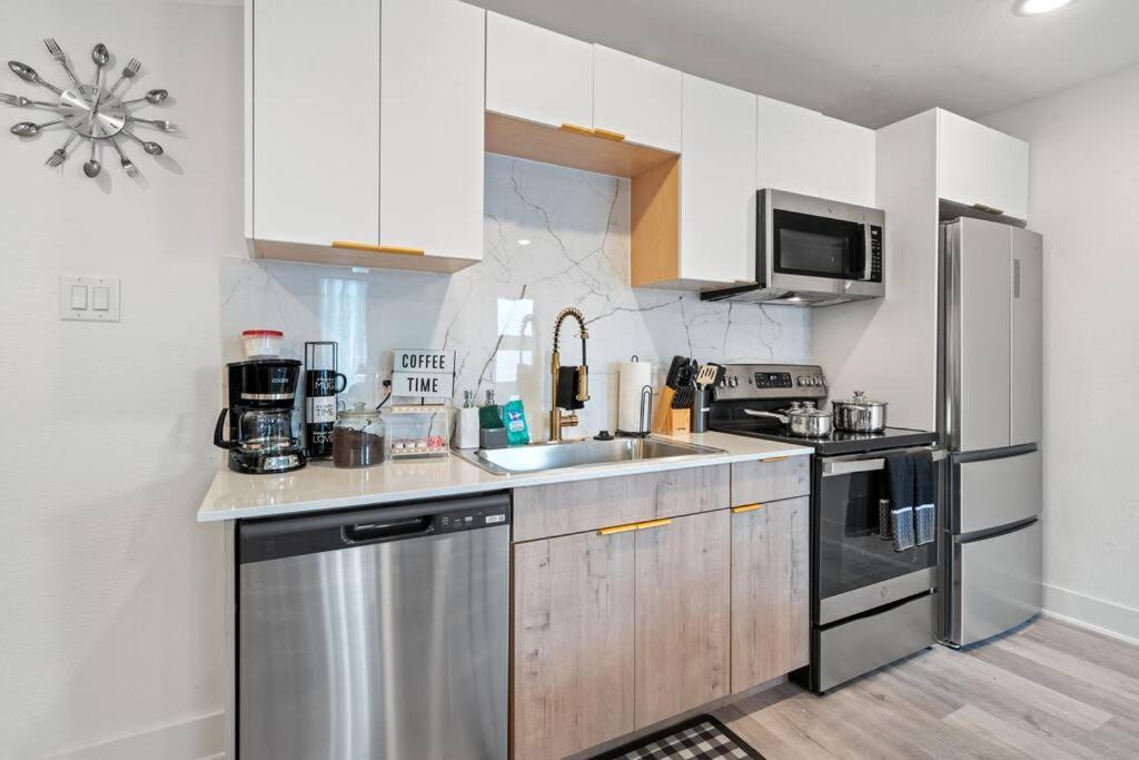 Photo of Kitchen in Peak's Suburban Addition