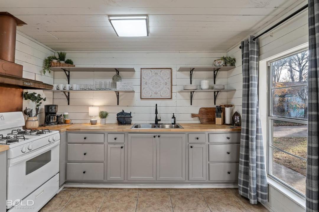 Photo of Kitchen in Uncertain