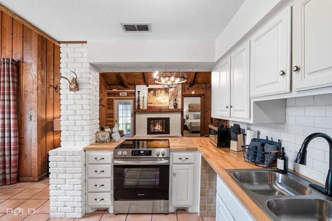 Photo of Kitchen in Uncertain