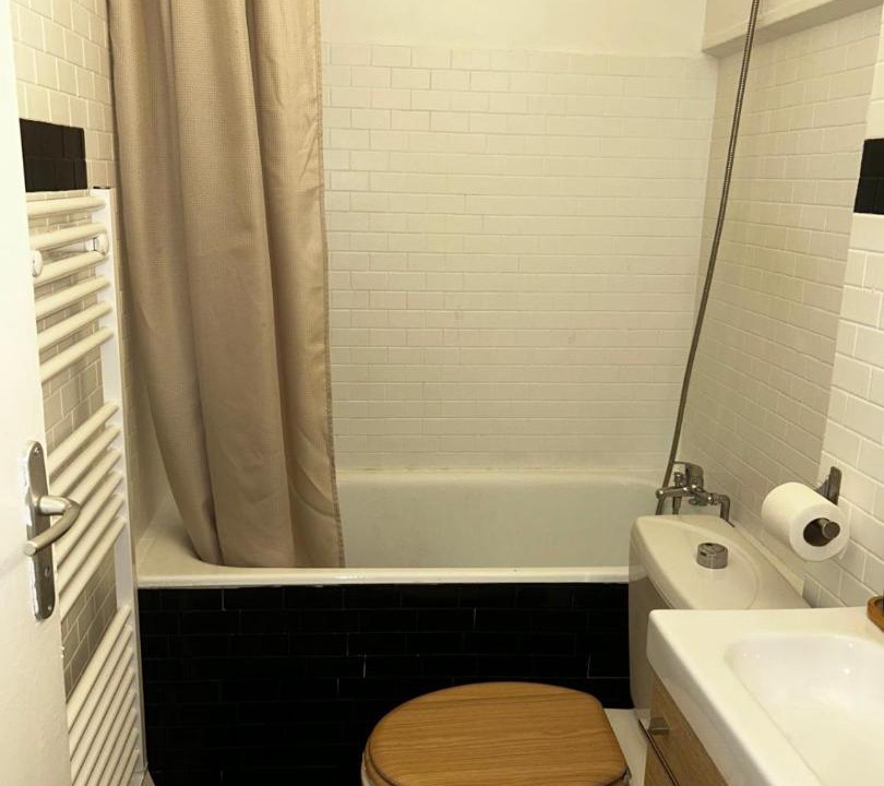 Photo of Bathroom in Mantes-la-Jolie