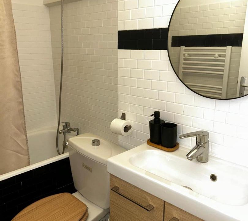 Photo of Bathroom in Mantes-la-Jolie