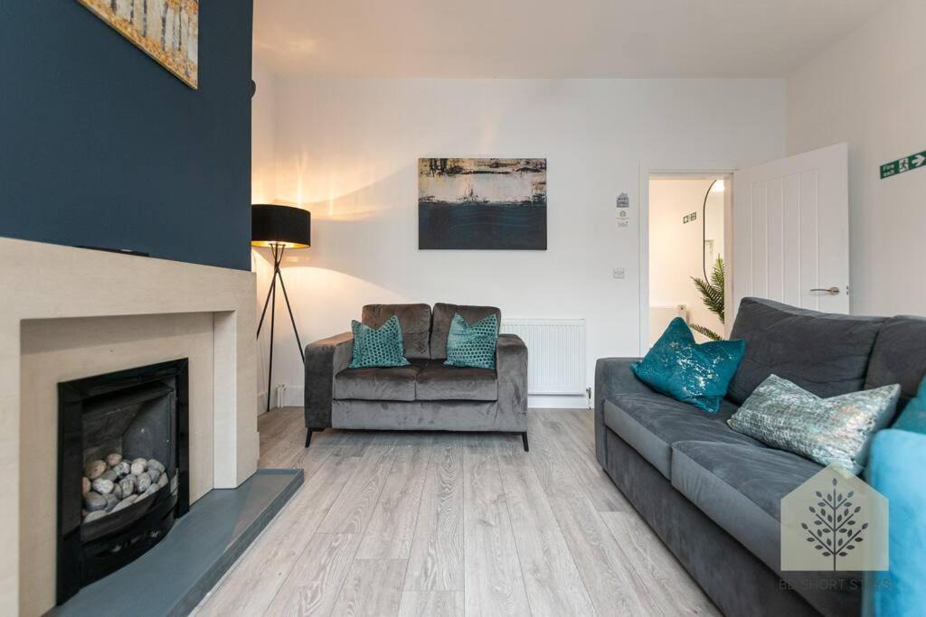 Photo of Others in Leigh