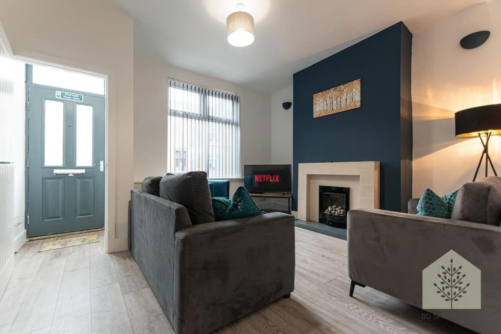 Photo of Others in Leigh