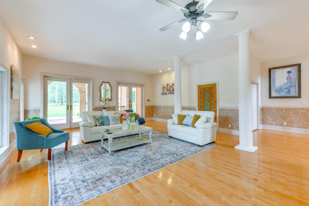 Photo of Others in Albany