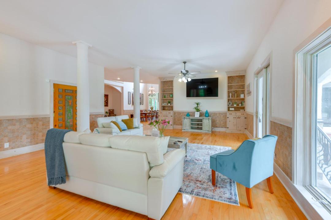 Photo of Others in Albany