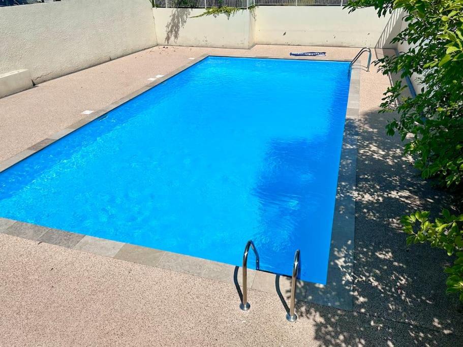 Photo of Others in Buers