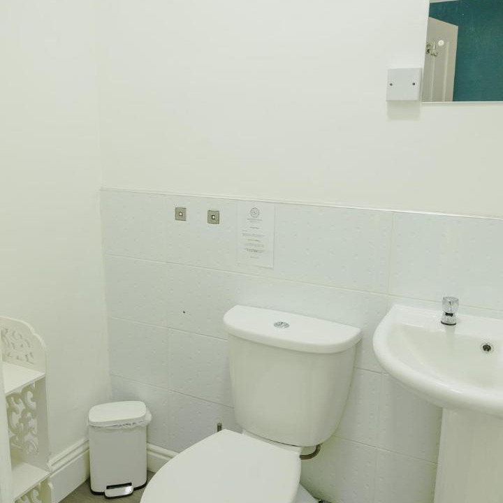 Photo of Bathroom in Roundhay