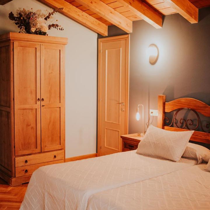 Photo of Bedroom in Lecinana del Camino/Lezinana