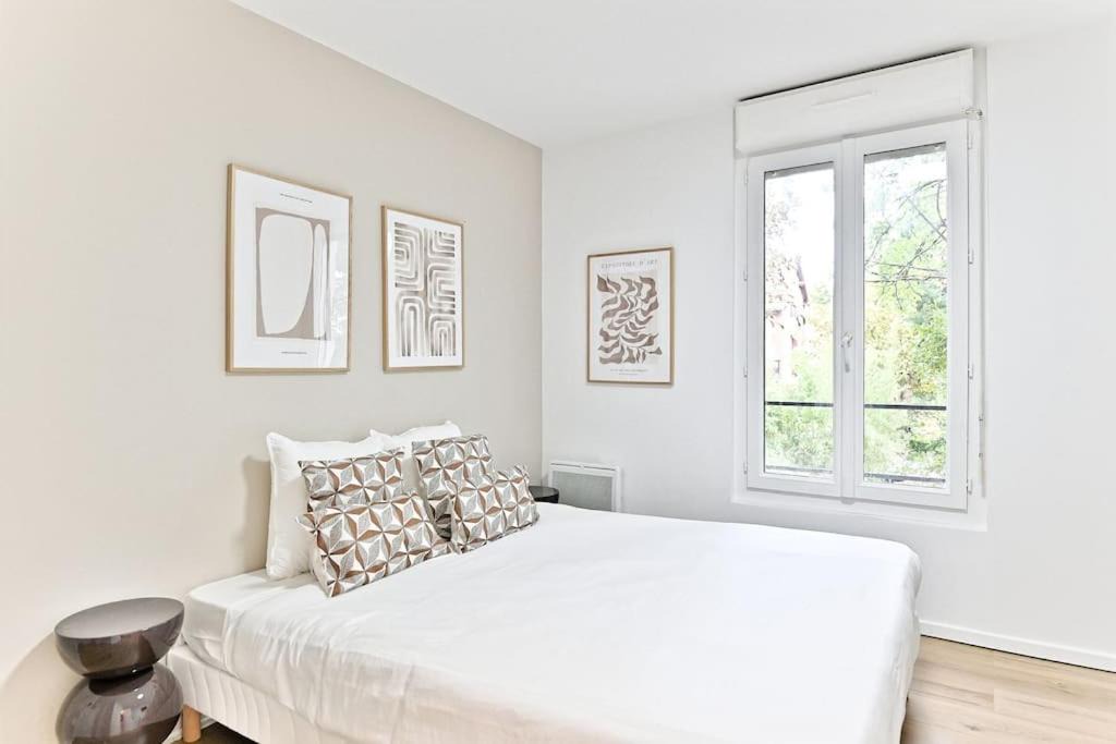Photo of Bedroom in Asnieres-sur-Seine