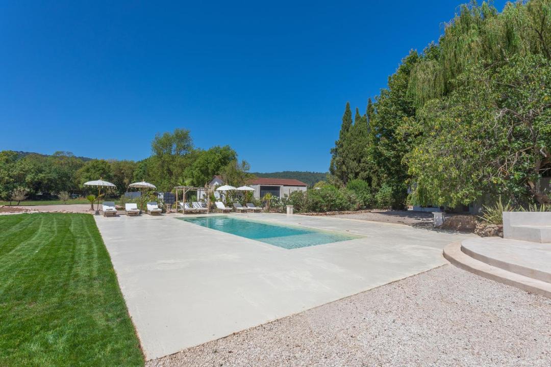 Photo of Others in Le Luc