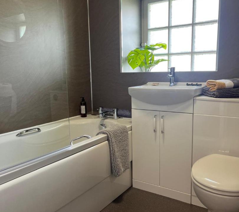 Photo of Bathroom in Menstrie