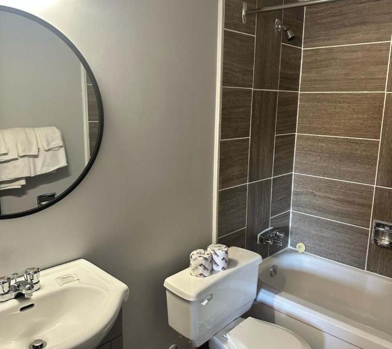 Photo of Bathroom in Schreiber