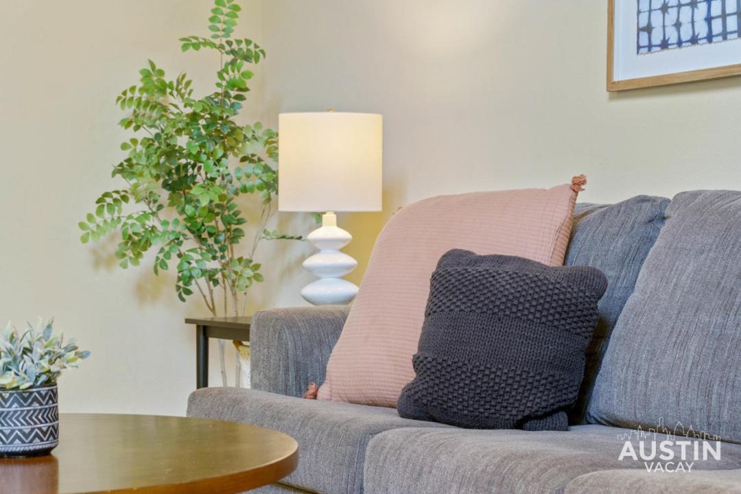 Photo of Livingroom in Highland Hills