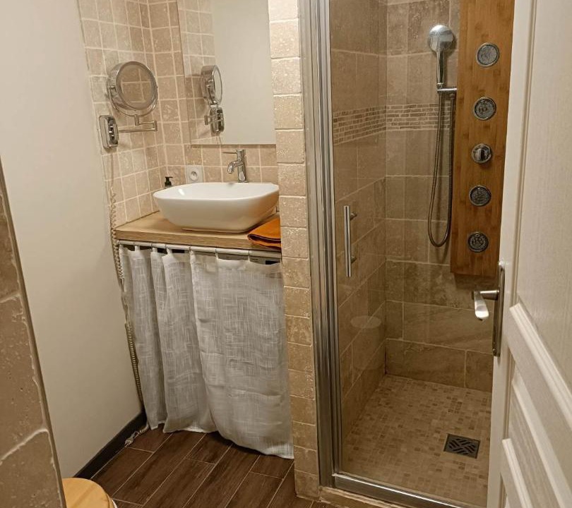 Photo of Bathroom in Hermival-les-Vaux