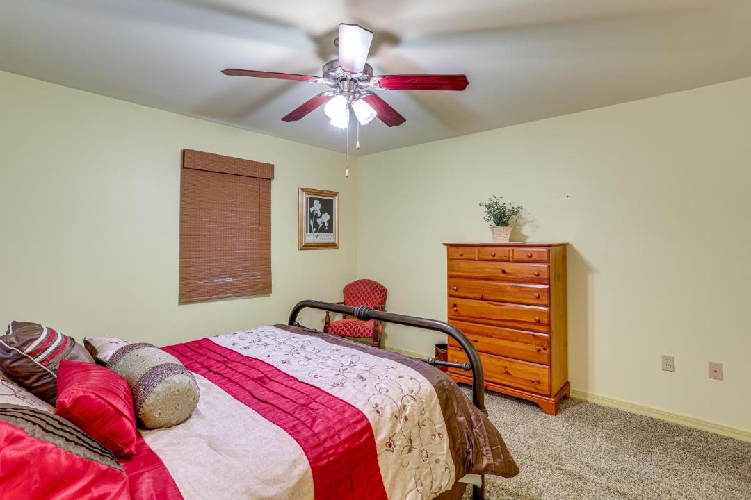 Photo of Bedroom in Mammoth Spring