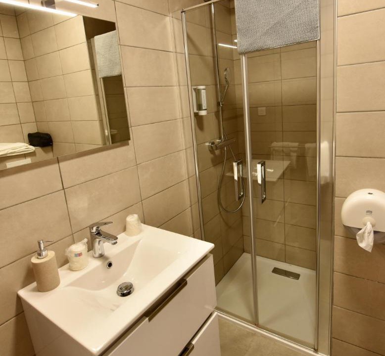 Photo of Bathroom in Saint-Fargeau