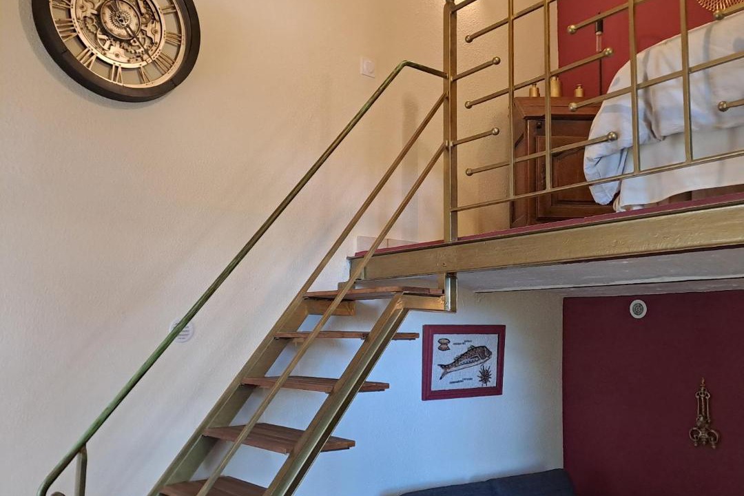 Photo of Others in Sablet