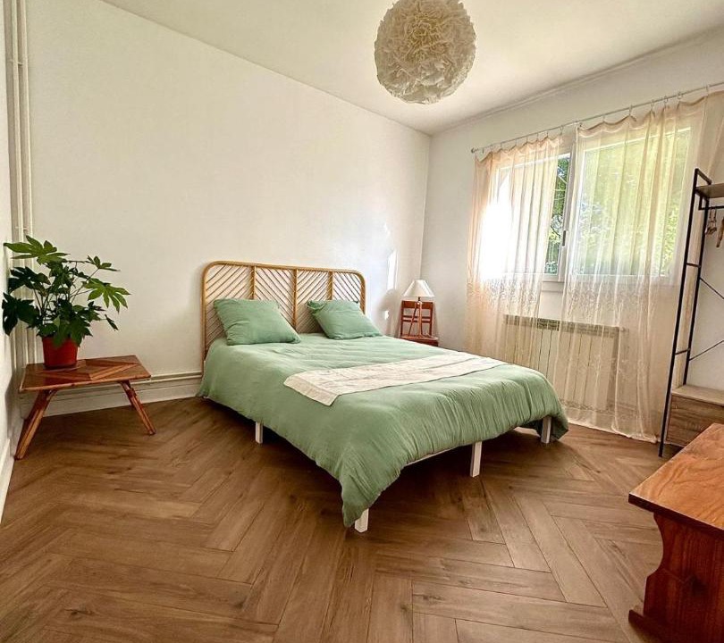 Photo of Others in Luquet