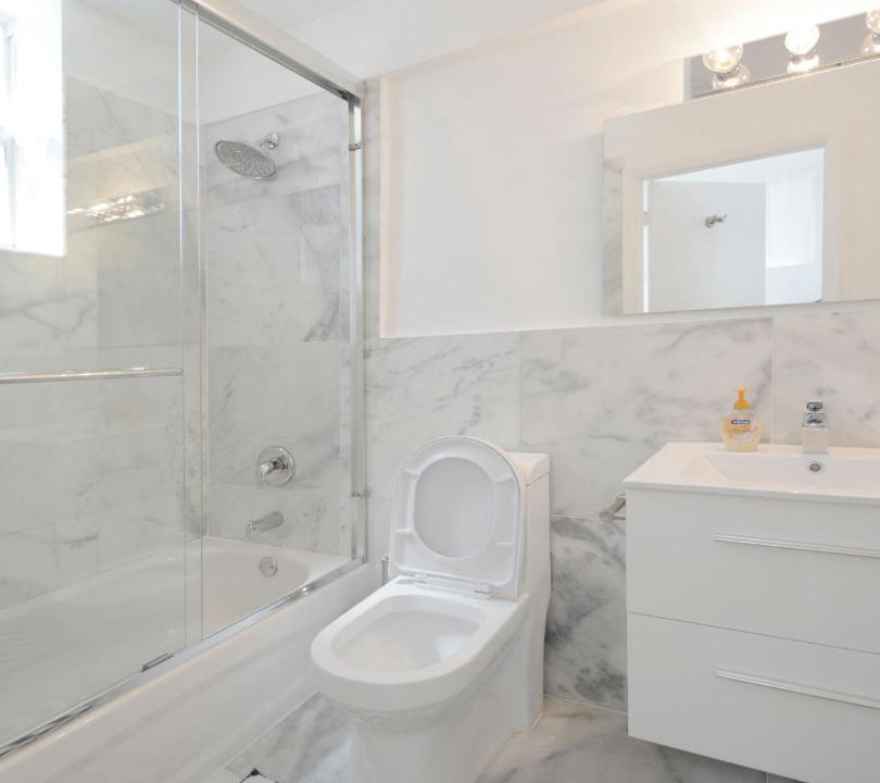 Photo of Bathroom in Flamingo/Lummus