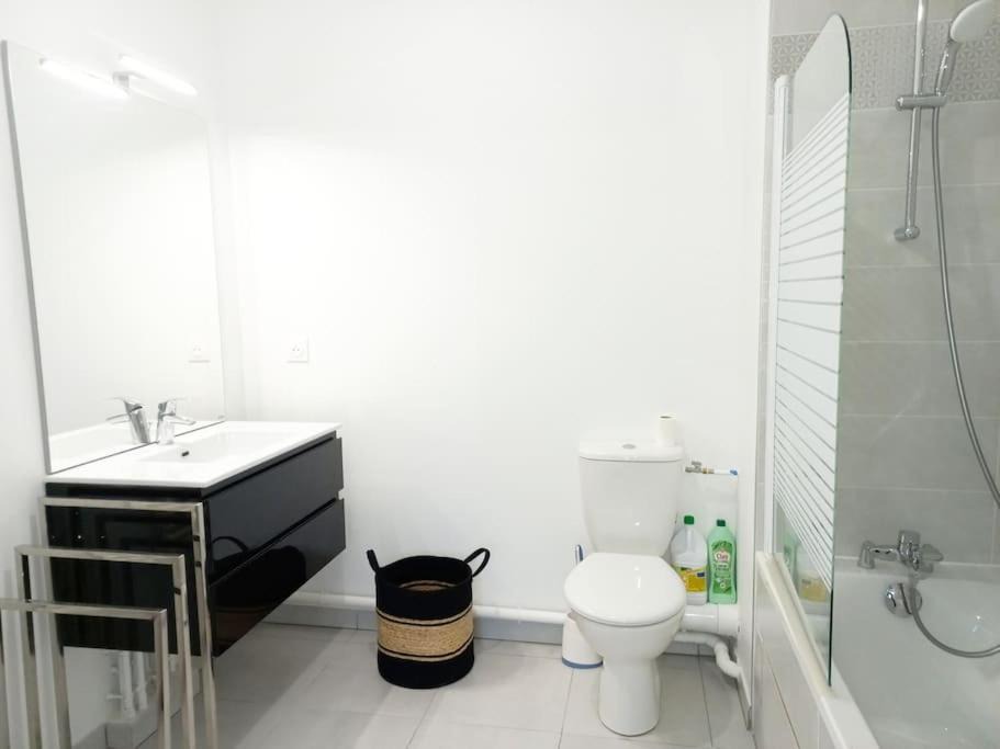 Photo of Bathroom in Clamart