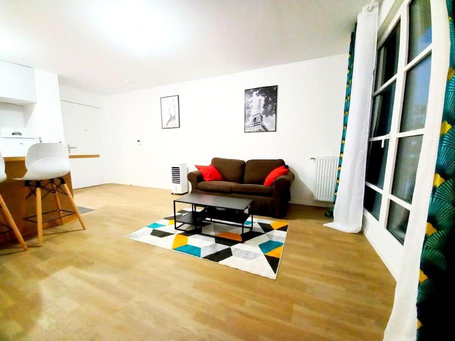 Photo of Livingroom in Clamart