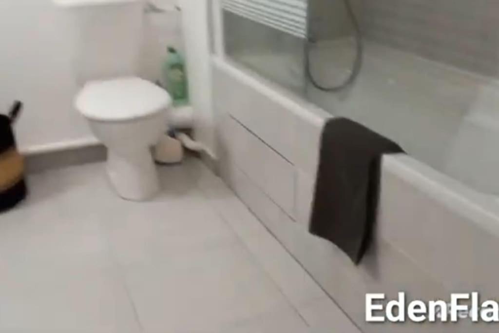 Photo of Bathroom in Clamart