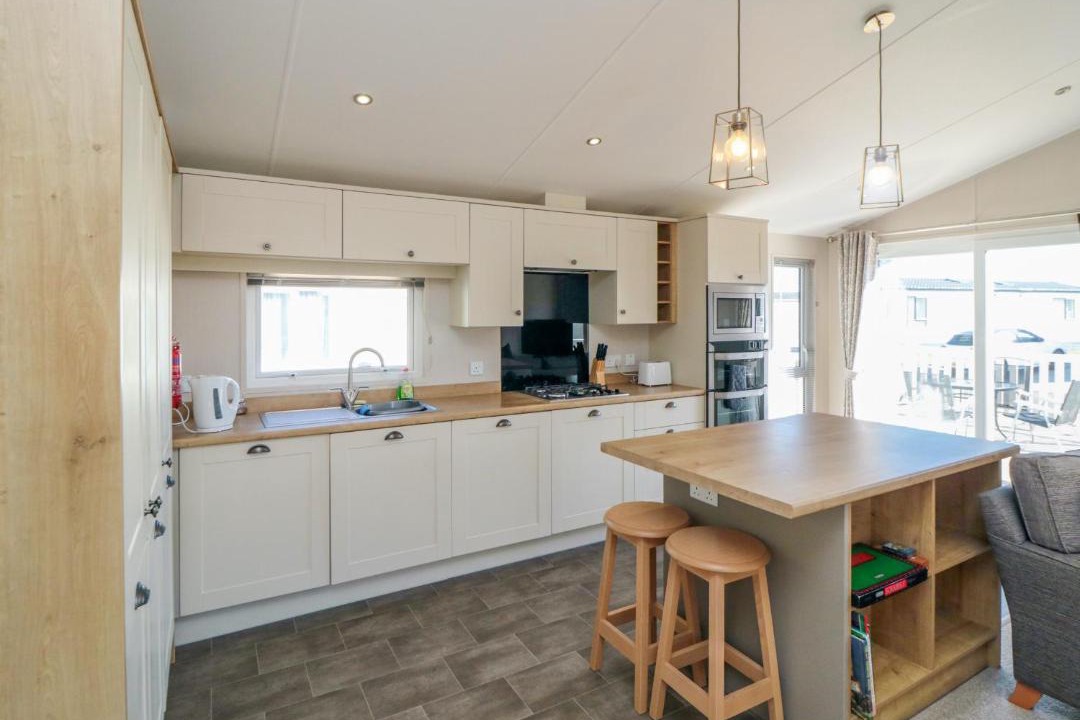 Photo of Kitchen in Cayton Bay