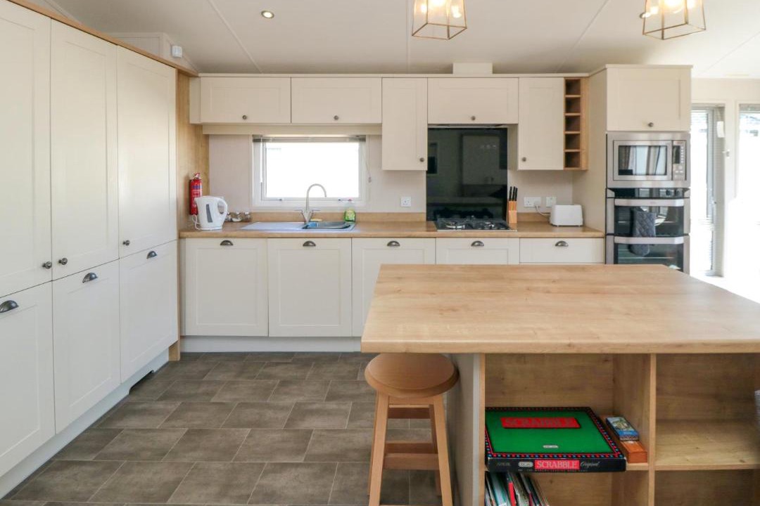 Photo of Kitchen in Cayton Bay