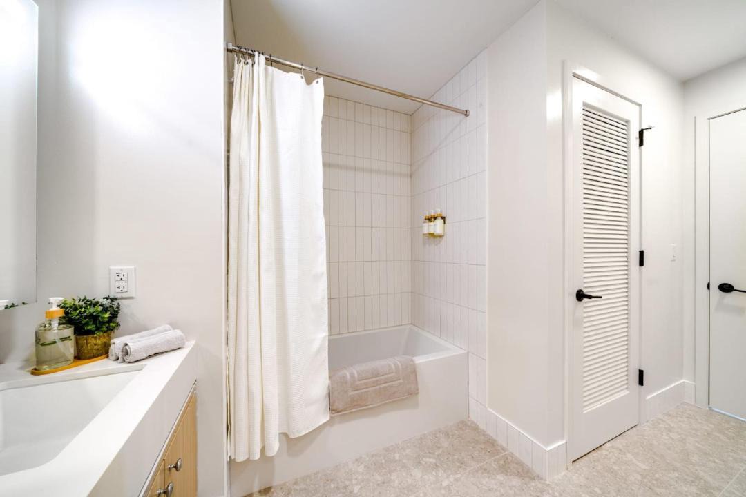 Photo of Bathroom in Downtown Jersey City