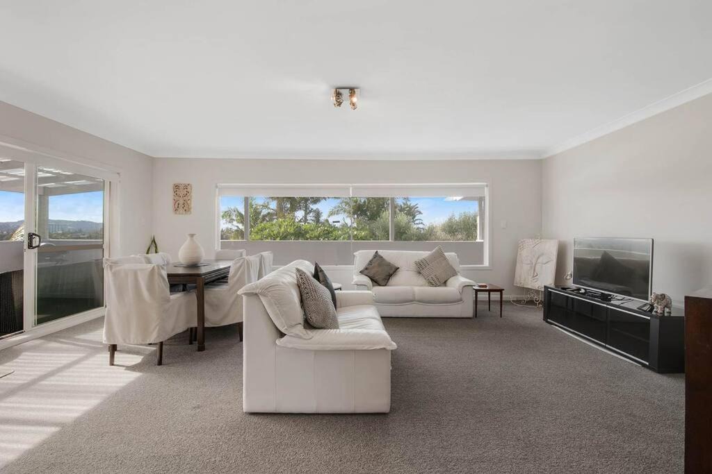 Photo of Others in Red Beach