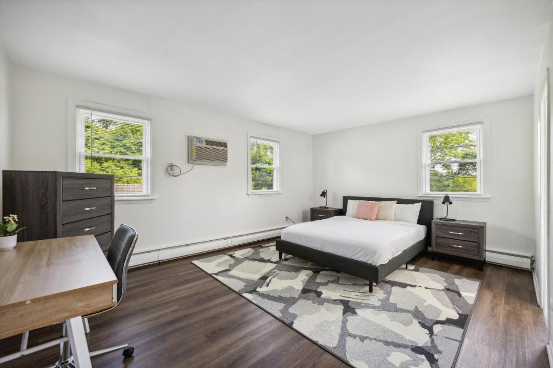 Photo of Bedroom in Newark