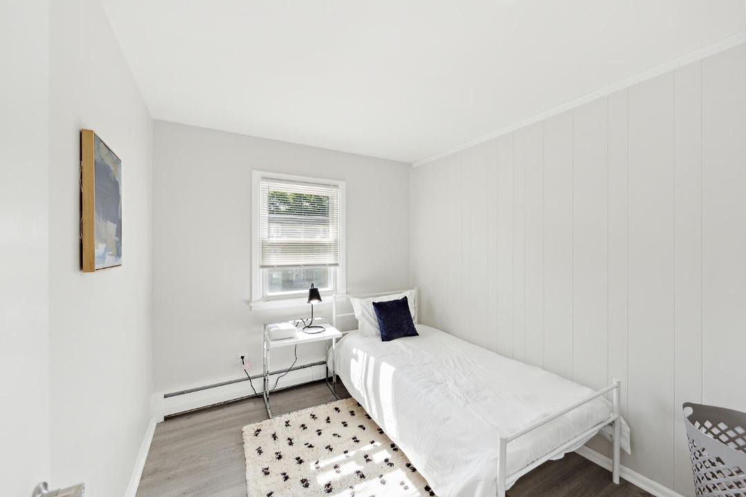 Photo of Bedroom in Newark