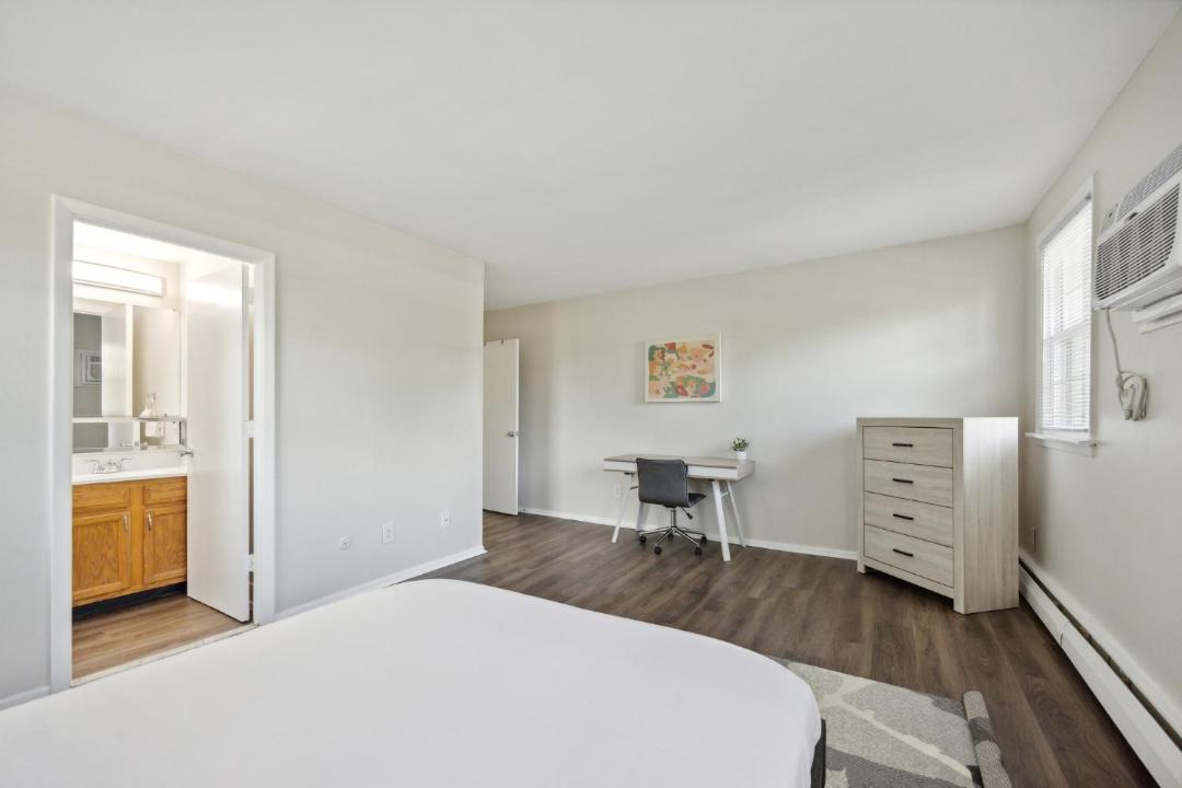 Photo of Bedroom in Newark