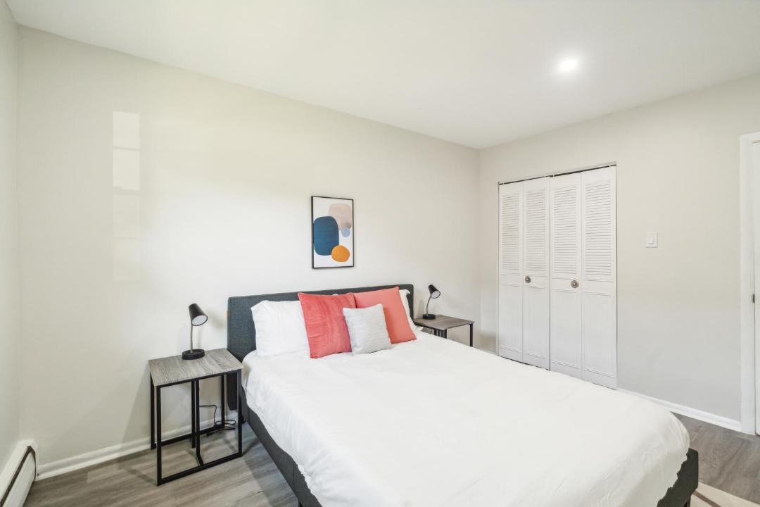 Photo of Bedroom in Newark