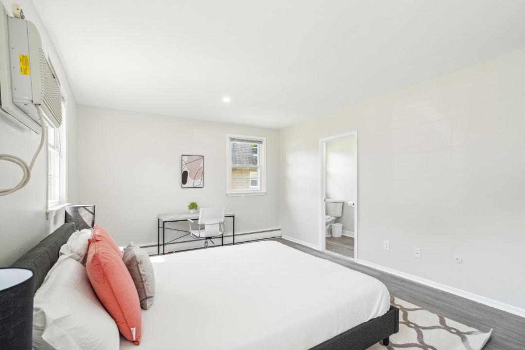 Photo of Bedroom in Newark