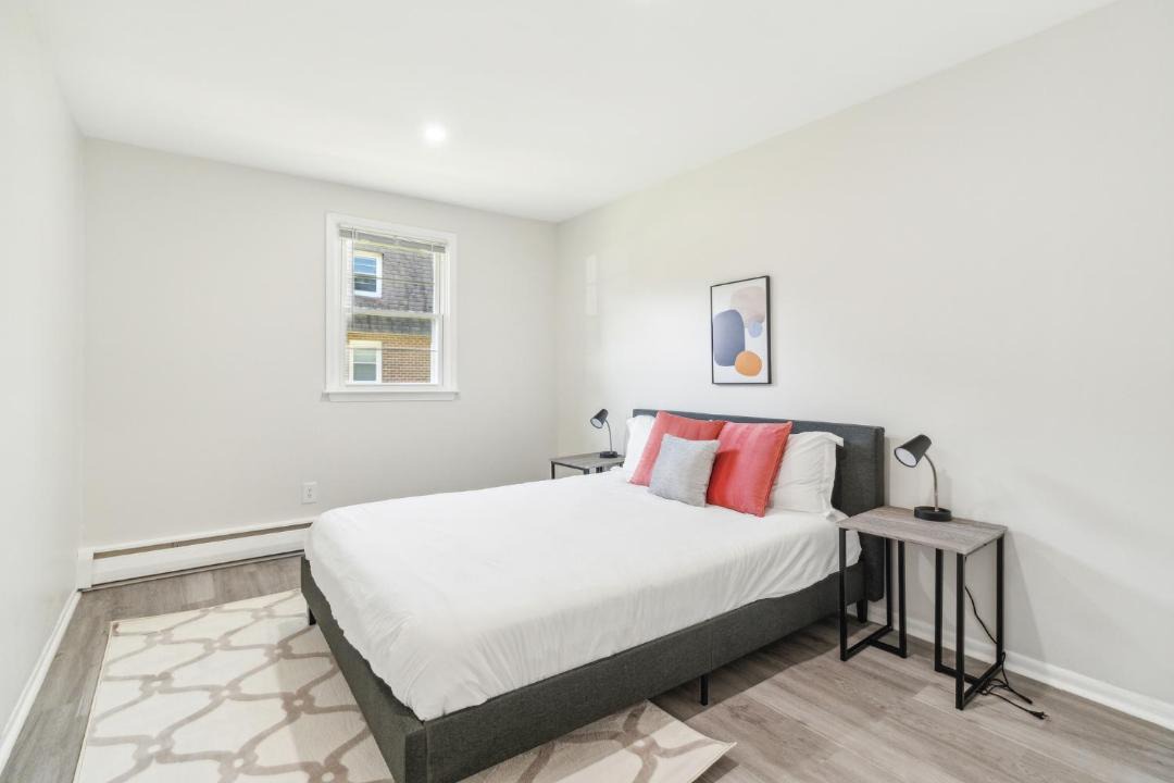 Photo of Bedroom in Newark