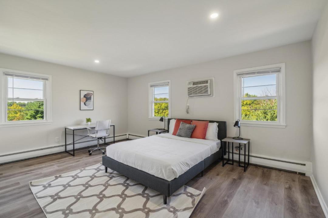 Photo of Bedroom in Newark