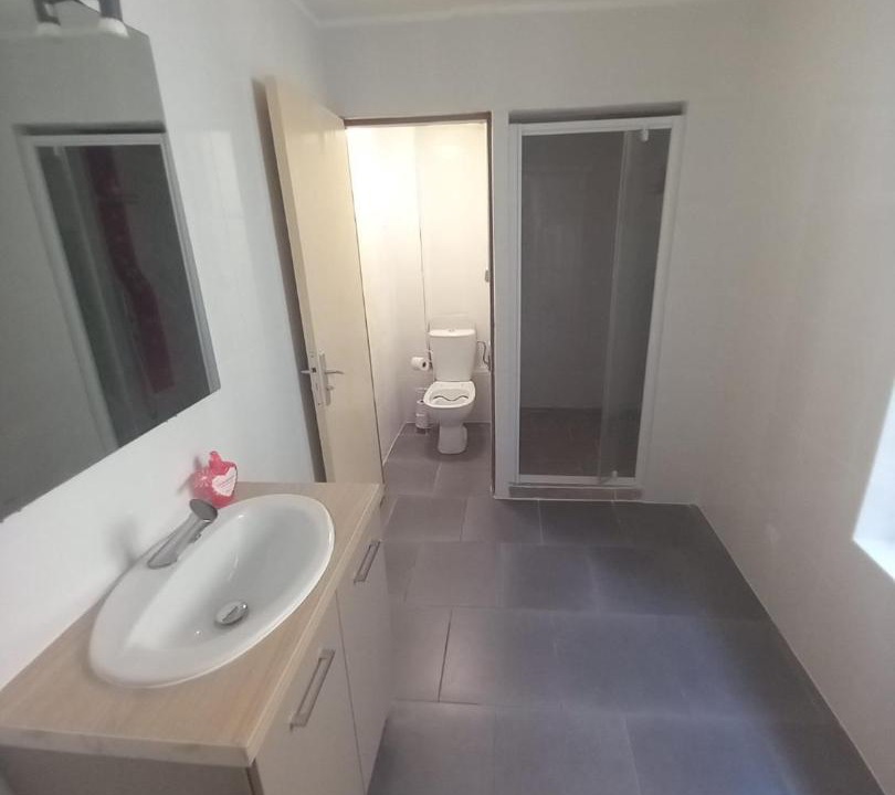 Photo of Bathroom in Romilly-sur-Seine