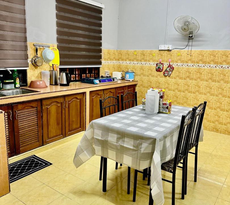 Photo of Kitchen in Kampung Seberang Takir