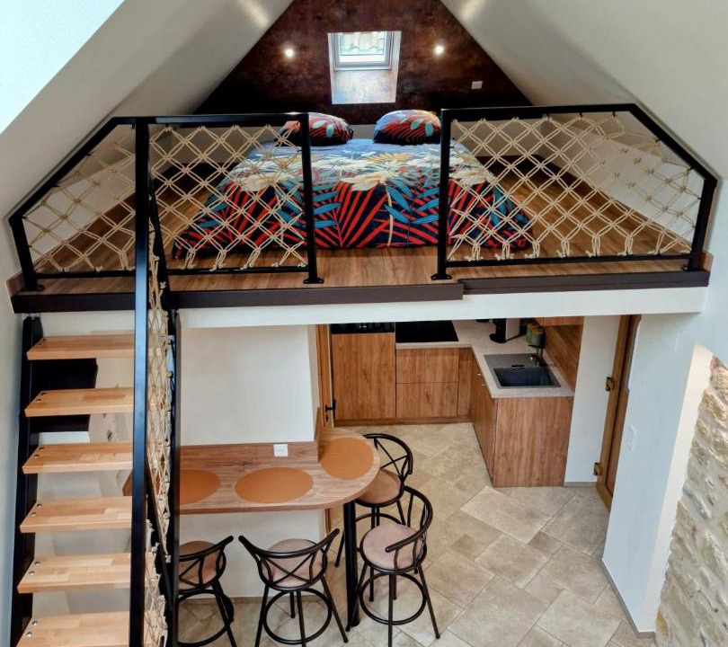 Photo of Others in Lupstein