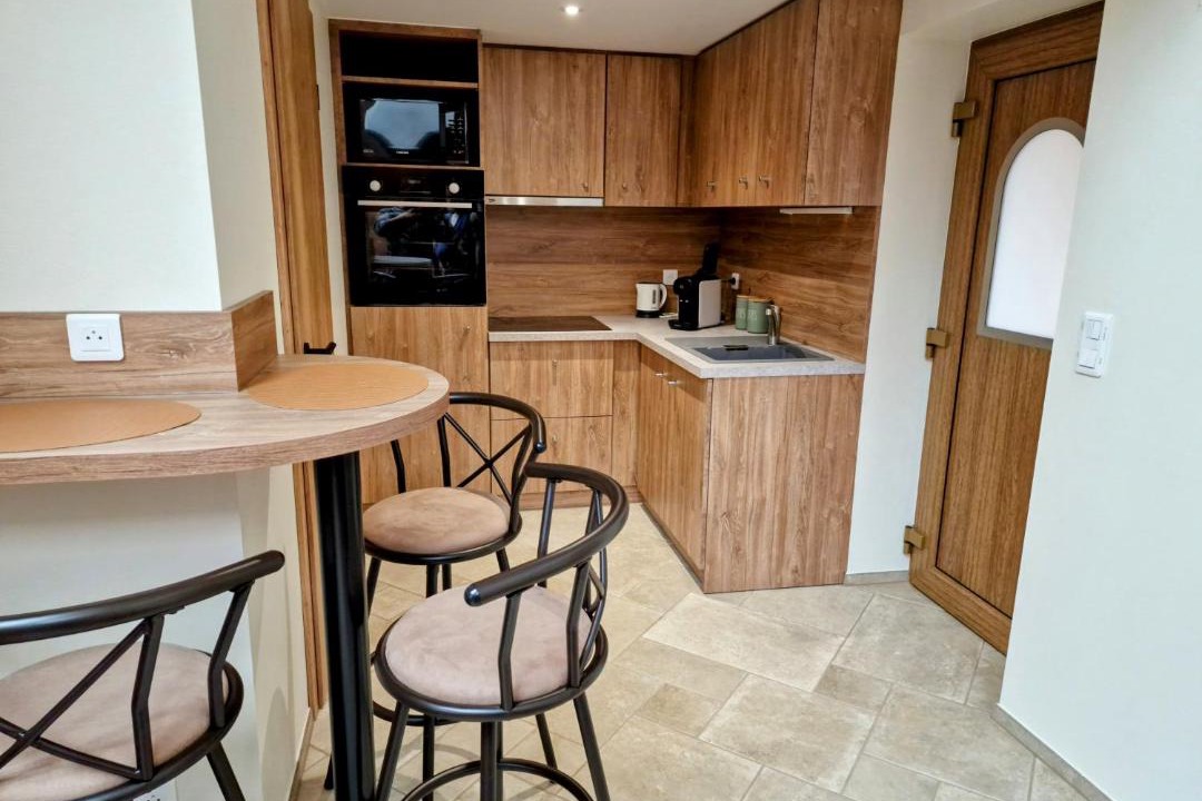 Photo of Others in Lupstein