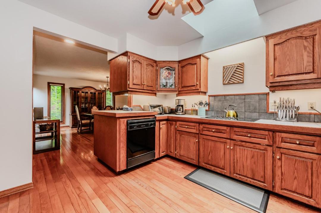 Photo of Kitchen in Colpoys Bay